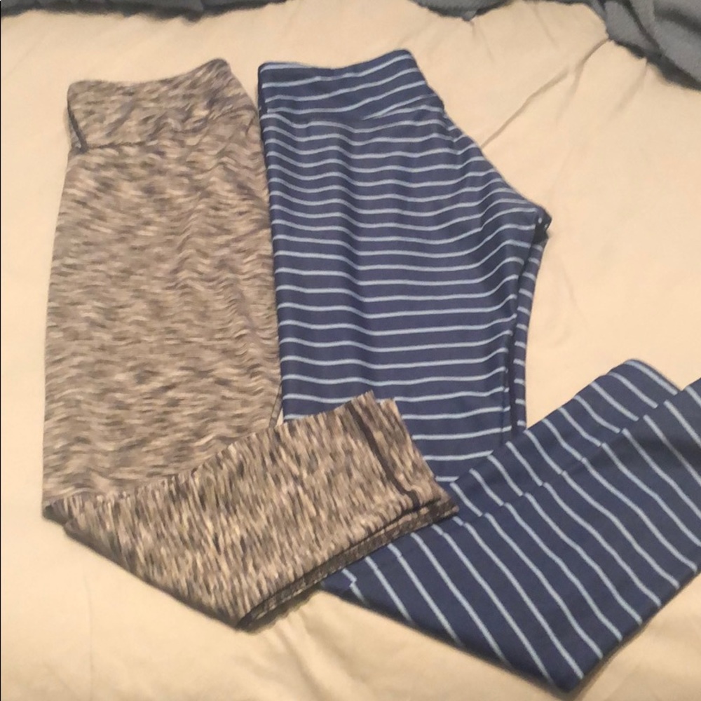 Bundle of 2 workout leggings